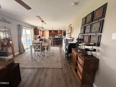 Dining - 5467 Nicholas Ave, Williston, ND 58801 photo 2 of 2