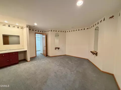 Bedroom - 417 7th St NW, Beulah, ND 58523 photo 5 of 9