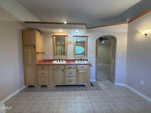 Bath - 417 7th St NW, Beulah, ND 58523 photo 5 of 5
