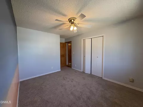 Bedroom - 417 7th St NW, Beulah, ND 58523 photo 4 of 9