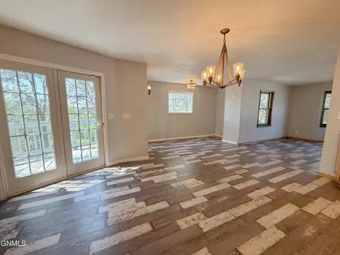 Dining - 417 7th St NW, Beulah, ND 58523 photo 1 of 1