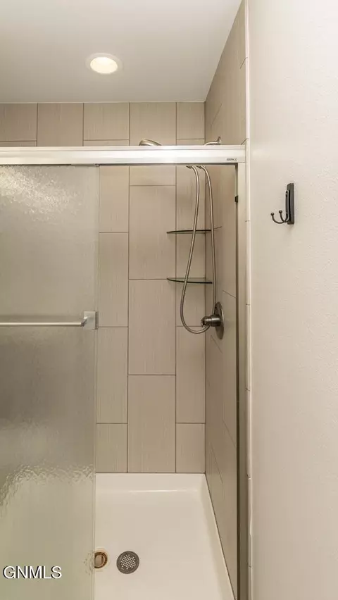 Bath - 3215 Kenner Loop, Bismarck, ND 58504 photo 6 of 9