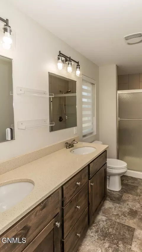 Bath - 3215 Kenner Loop, Bismarck, ND 58504 photo 4 of 9