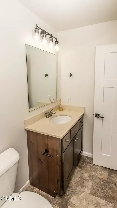 Bath - 3215 Kenner Loop, Bismarck, ND 58504 photo 7 of 9