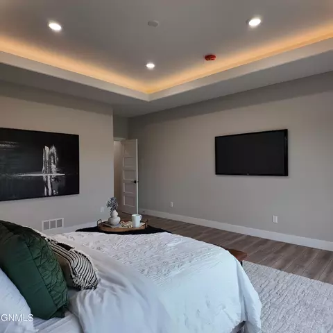 Bedroom - 2412 Dutton Cir SE, Mandan, ND 58554 photo 3 of 5