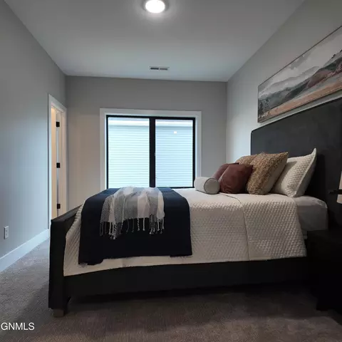 Bedroom - 2412 Dutton Cir SE, Mandan, ND 58554 photo 5 of 5