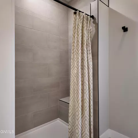 Bath - 2412 Dutton Cir SE, Mandan, ND 58554 photo 11 of 12