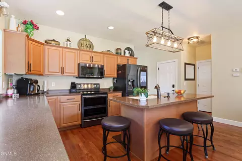 Kitchen - 1731 25th St W, Williston, ND 58801 photo 3 of 5
