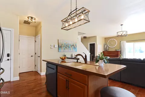 Kitchen - 1731 25th St W, Williston, ND 58801 photo 4 of 5