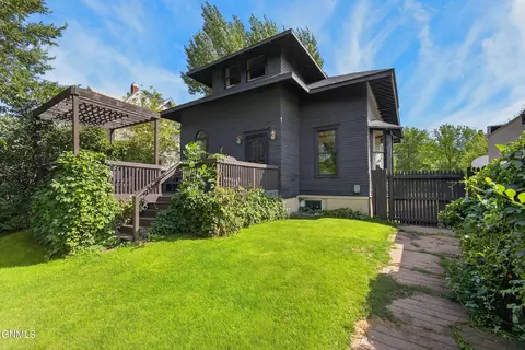 Exterior - 811 1st Ave E, Williston, ND 58801 photo 2 of 11