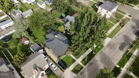 View/Area - 811 1st Ave E, Williston, ND 58801 photo 2 of 3