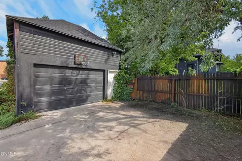 Exterior - 811 1st Ave E, Williston, ND 58801 photo 4 of 11