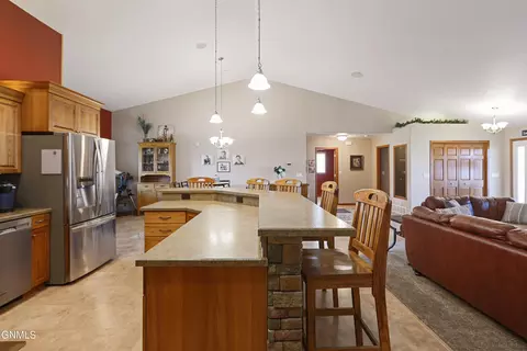 Kitchen - 1525 Creekside Dr W, Williston, ND 58801 photo 2 of 5