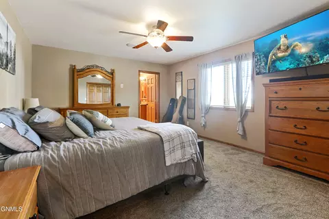 Bedroom - 1525 Creekside Dr W, Williston, ND 58801 photo 3 of 7