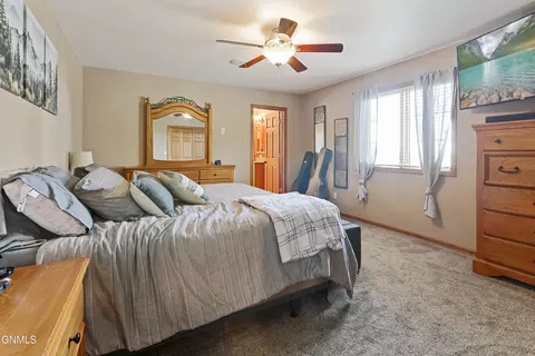 Bedroom - 1525 Creekside Dr W, Williston, ND 58801 photo 2 of 7