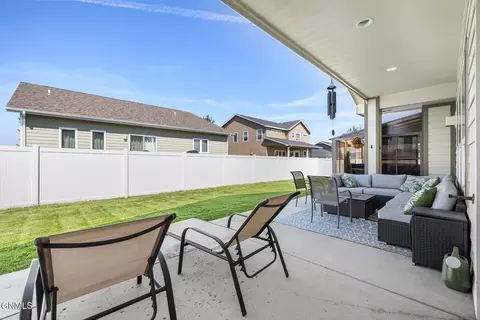 Exterior - 603 Wyatt St, Williston, ND 58801 photo 5 of 8