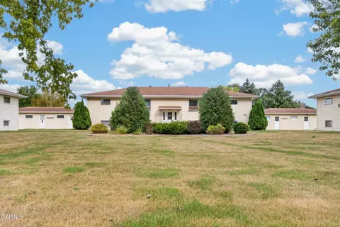 224 5th Ave NE, Valley City, ND 58072