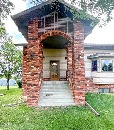 Exterior - 679 38th Ave NE, Bowdon, ND 58418 photo 12 of 18