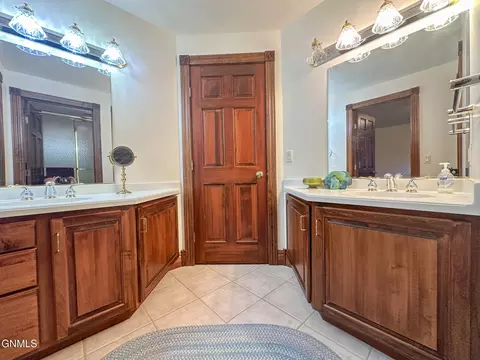Bath - 679 38th Ave NE, Bowdon, ND 58418 photo 10 of 11