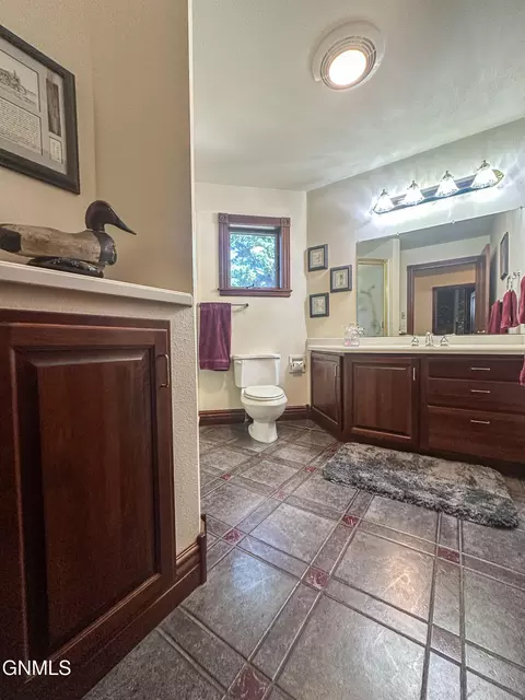 Bath - 679 38th Ave NE, Bowdon, ND 58418 photo 3 of 11