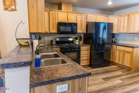 Kitchen - 209 5th St NE, Mandan, ND 58554 photo 2 of 4