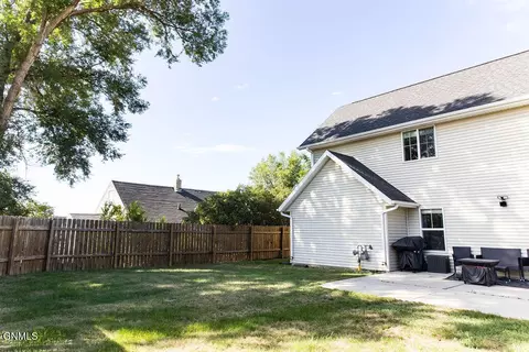Exterior - 209 5th St NE, Mandan, ND 58554 photo 2 of 3
