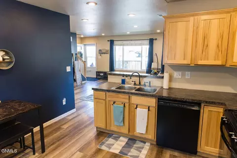 Kitchen - 209 5th St NE, Mandan, ND 58554 photo 4 of 4