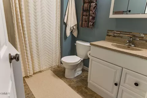 Bath - 209 5th St NE, Mandan, ND 58554 photo 2 of 2