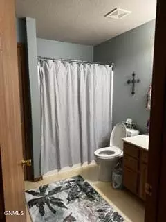 Bath - 4020 Arlington Dr S, Bismarck, ND 58503 photo 1 of 3