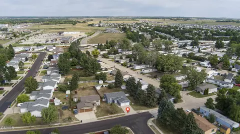 View/Area - 4020 Arlington Dr S, Bismarck, ND 58503 photo 4 of 13