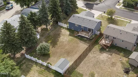 View/Area - 4020 Arlington Dr S, Bismarck, ND 58503 photo 8 of 13