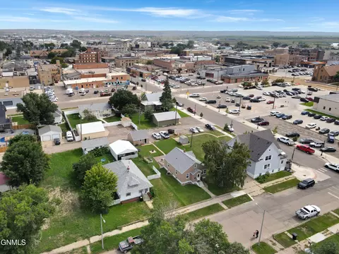 View/Area - 408 Washington Ave, Williston, ND 58801 photo 2 of 4