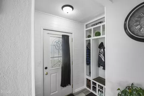 Entry Way - 408 Washington Ave, Williston, ND 58801 photo 1 of 3