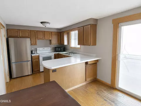 Kitchen - 2114 8th Ave E, Williston, ND 58801 photo 2 of 2