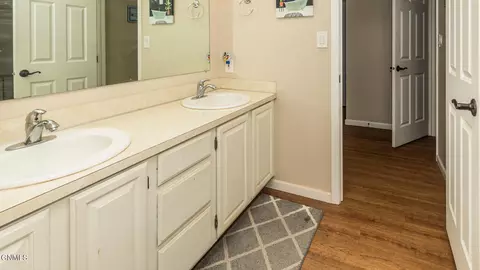 Bath - 1917 E Capitol Ave, Bismarck, ND 58501 photo 6 of 8