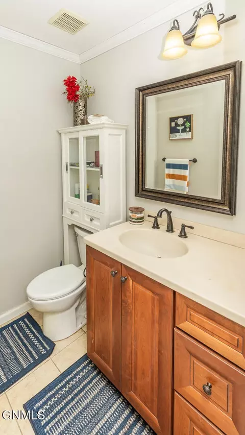 Bath - 1917 E Capitol Ave, Bismarck, ND 58501 photo 2 of 8