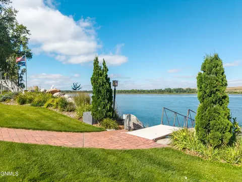 Exterior - 3228 River Dr N, Mandan, ND 58554 photo 5 of 18