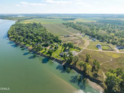 View/Area - 3228 River Dr N, Mandan, ND 58554 photo 2 of 8