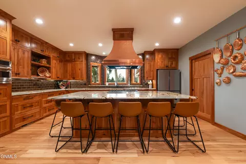 Kitchen - 3228 River Dr N, Mandan, ND 58554 photo 5 of 6