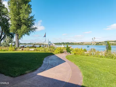 Exterior - 3228 River Dr N, Mandan, ND 58554 photo 8 of 18