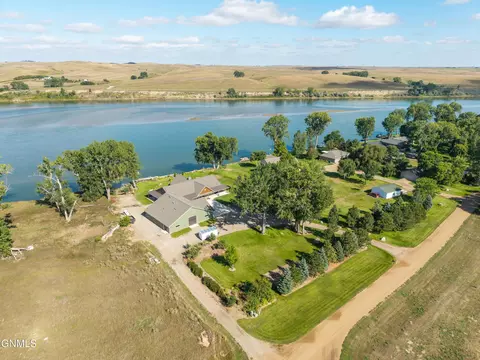 View/Area - 3228 River Dr N, Mandan, ND 58554 photo 5 of 8