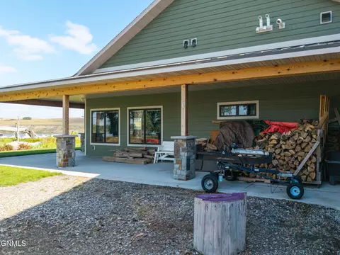 Exterior - 3228 River Dr N, Mandan, ND 58554 photo 12 of 18