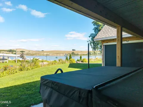 Exterior - 3228 River Dr N, Mandan, ND 58554 photo 15 of 18
