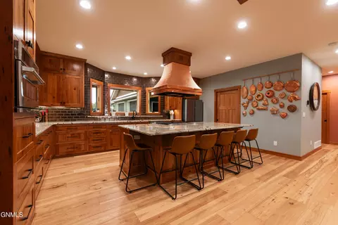 Kitchen - 3228 River Dr N, Mandan, ND 58554 photo 4 of 6