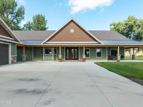 Exterior - 3228 River Dr N, Mandan, ND 58554 photo 18 of 18