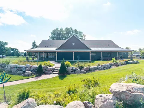Exterior - 3228 River Dr N, Mandan, ND 58554 photo 17 of 18