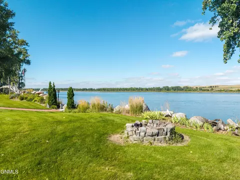 Exterior - 3228 River Dr N, Mandan, ND 58554 photo 7 of 18