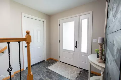 Entry Way - 910 20th St SE, Mandan, ND 58554 photo 1 of 3