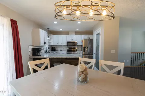 Dining - 910 20th St SE, Mandan, ND 58554 photo 2 of 3