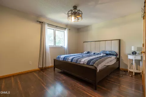Bedroom - 910 20th St SE, Mandan, ND 58554 photo 1 of 10